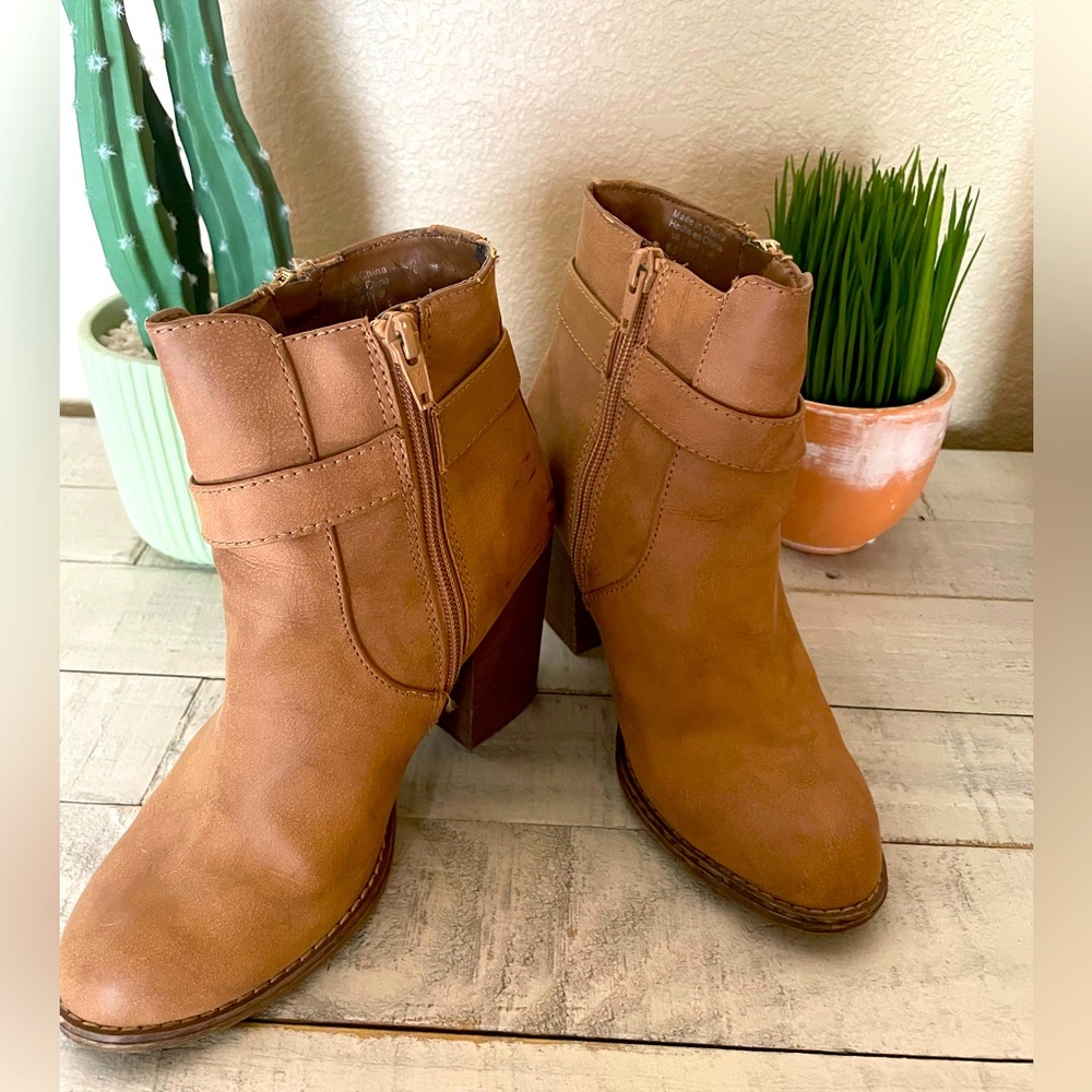 ALDO heeled Boots US size 6.5